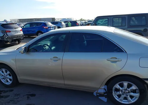 2011 Toyota Camry Le z USA, uszkodzony, nr VIN 4T4BF3EK5BR093887